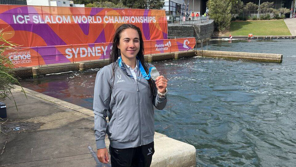Россиянка Миназова завоевала серебряную медаль на чемпионате мира по гребному слалому