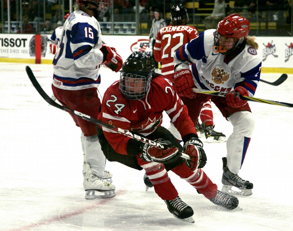 Канадская игра 7. Натали Спунер хоккей. Натали Спунер хоккей фото. Разница хоккейки или канадки. Russia Canada Friendship Hockey Arctic.