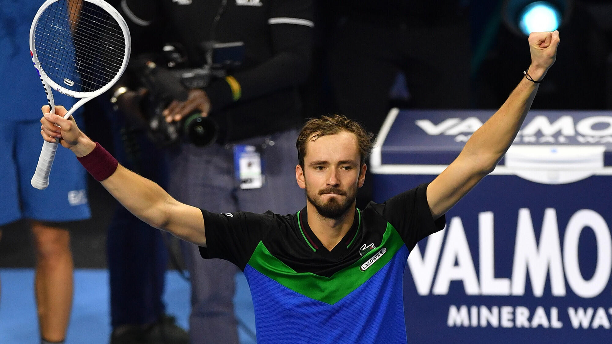 Медведев победил Зверева и вышел в полуфинал итогового турнира ATP