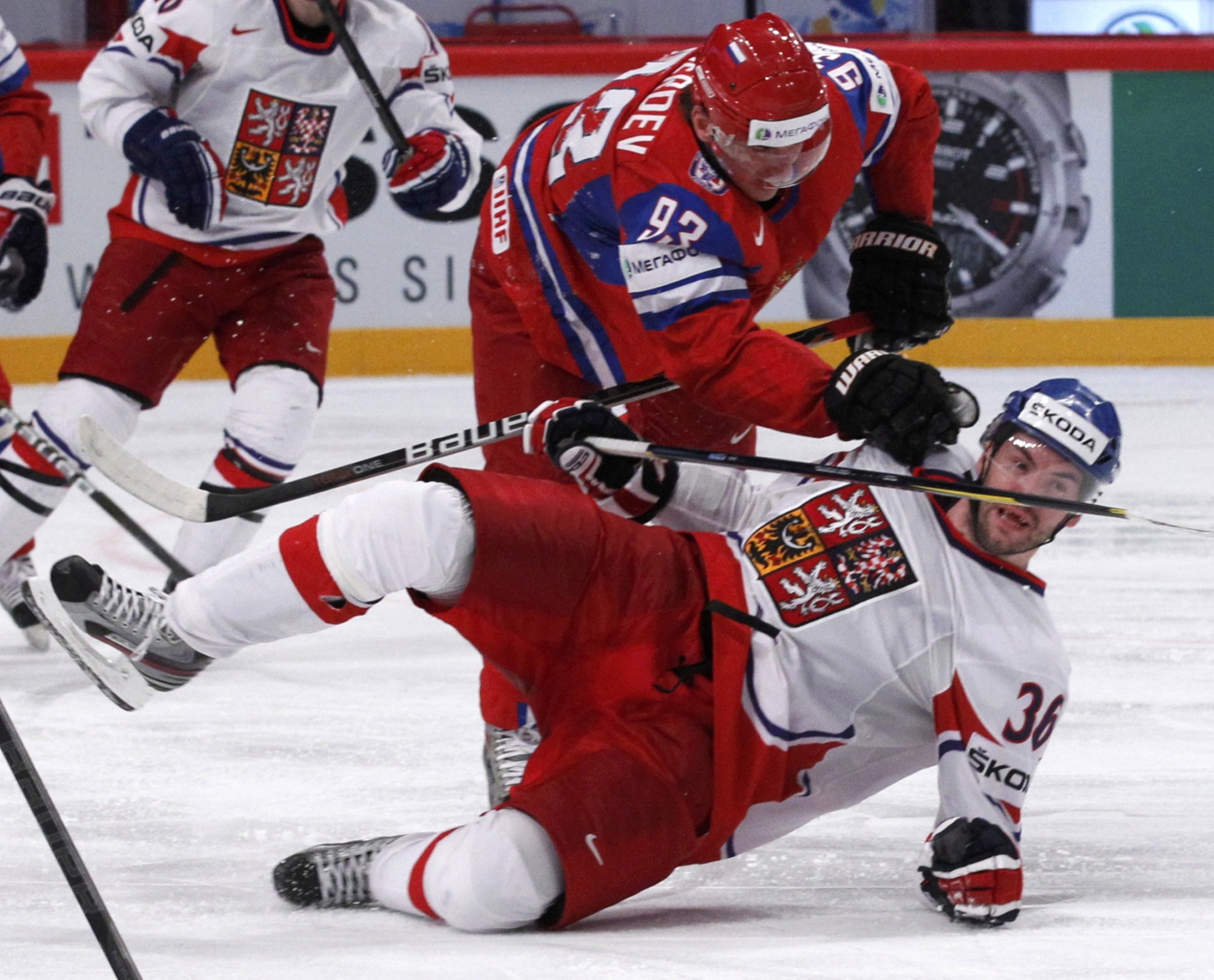 Хоккей чемпионат 2012. IIHF 2012. Малкин забивает за сборную России.