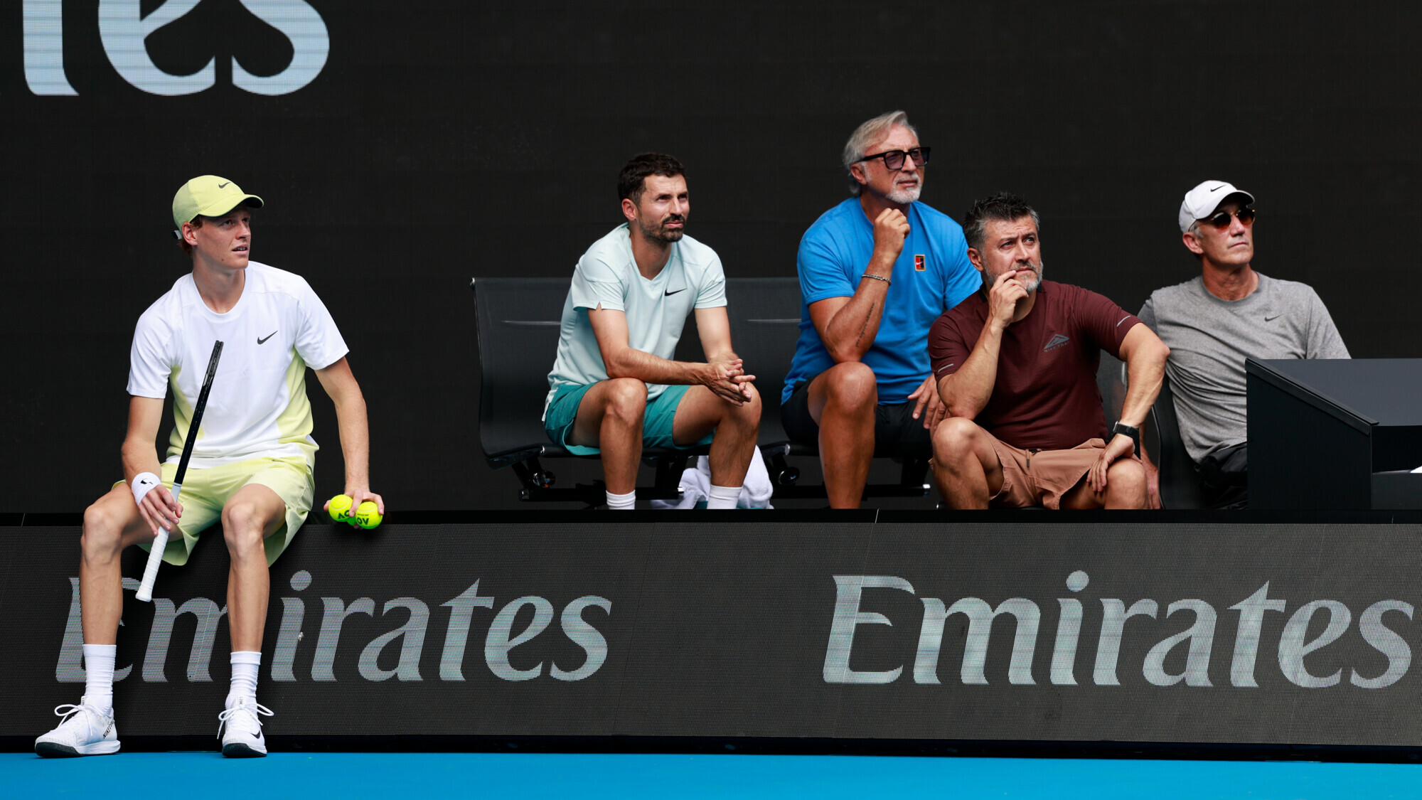 Матч Australian Open между Синнером и Руне прерван из‑за проблем с сеткой