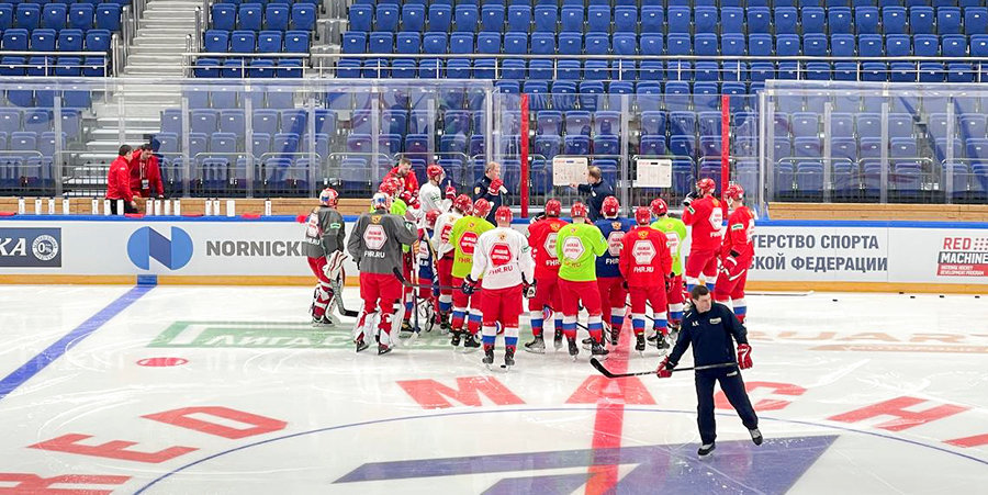 Гусев пропустит тренировку сборной России перед игрой с Канадой из-за простуды