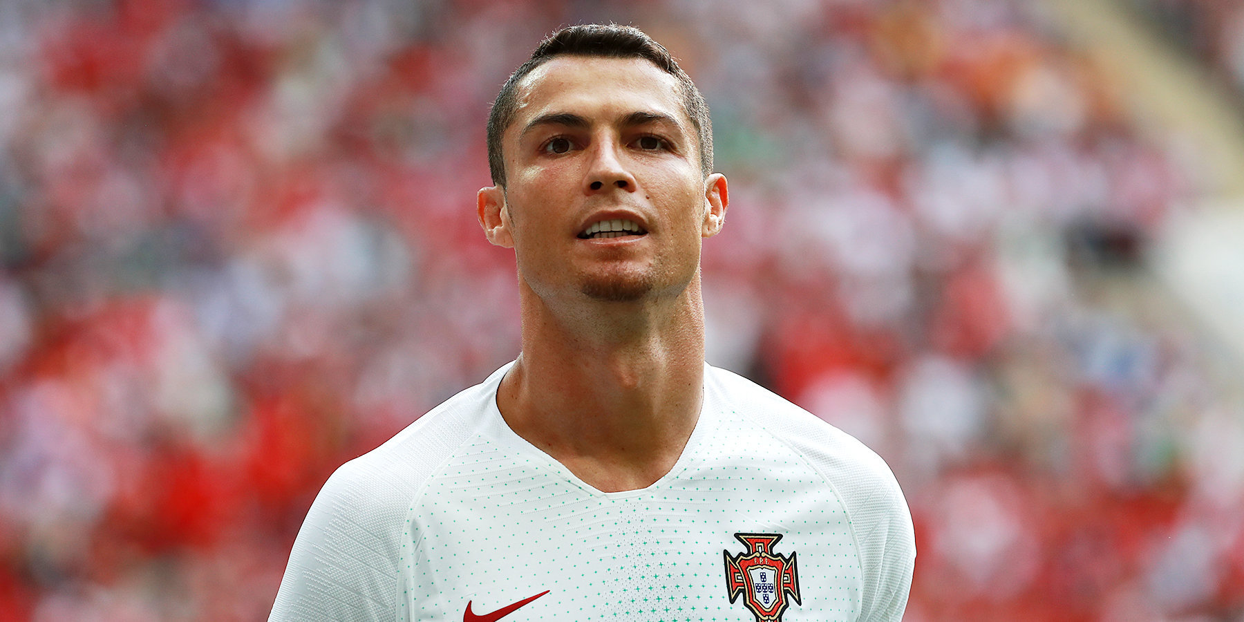 Ronaldonun futbolkası hərraca çıxarıldı -