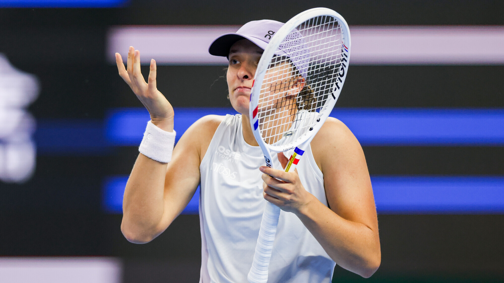 Швентек — о вылете с Итогового турнира WTA: «Возможно, это карма»