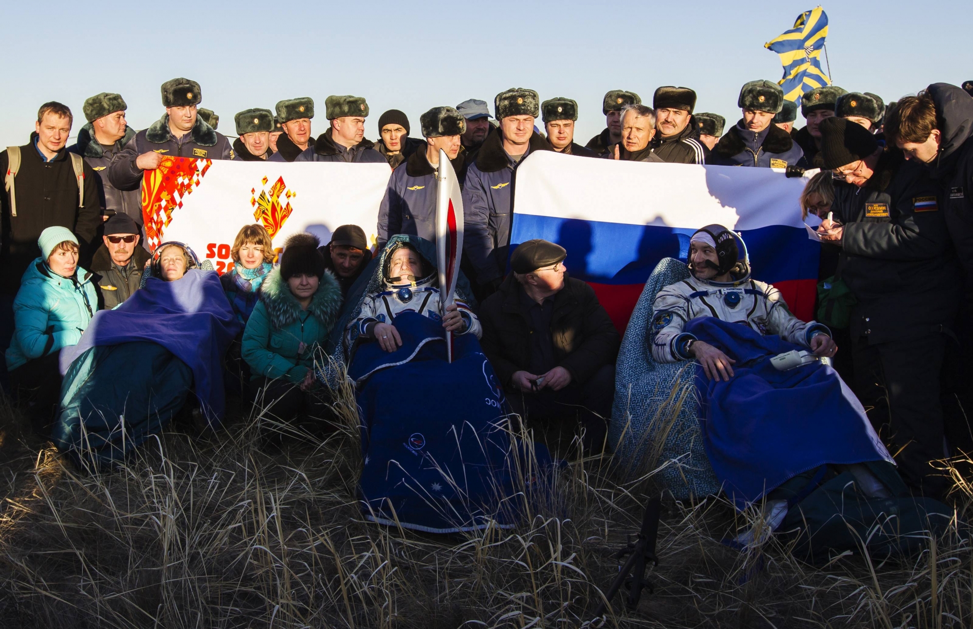 Олимпийский факел вернулся на Землю