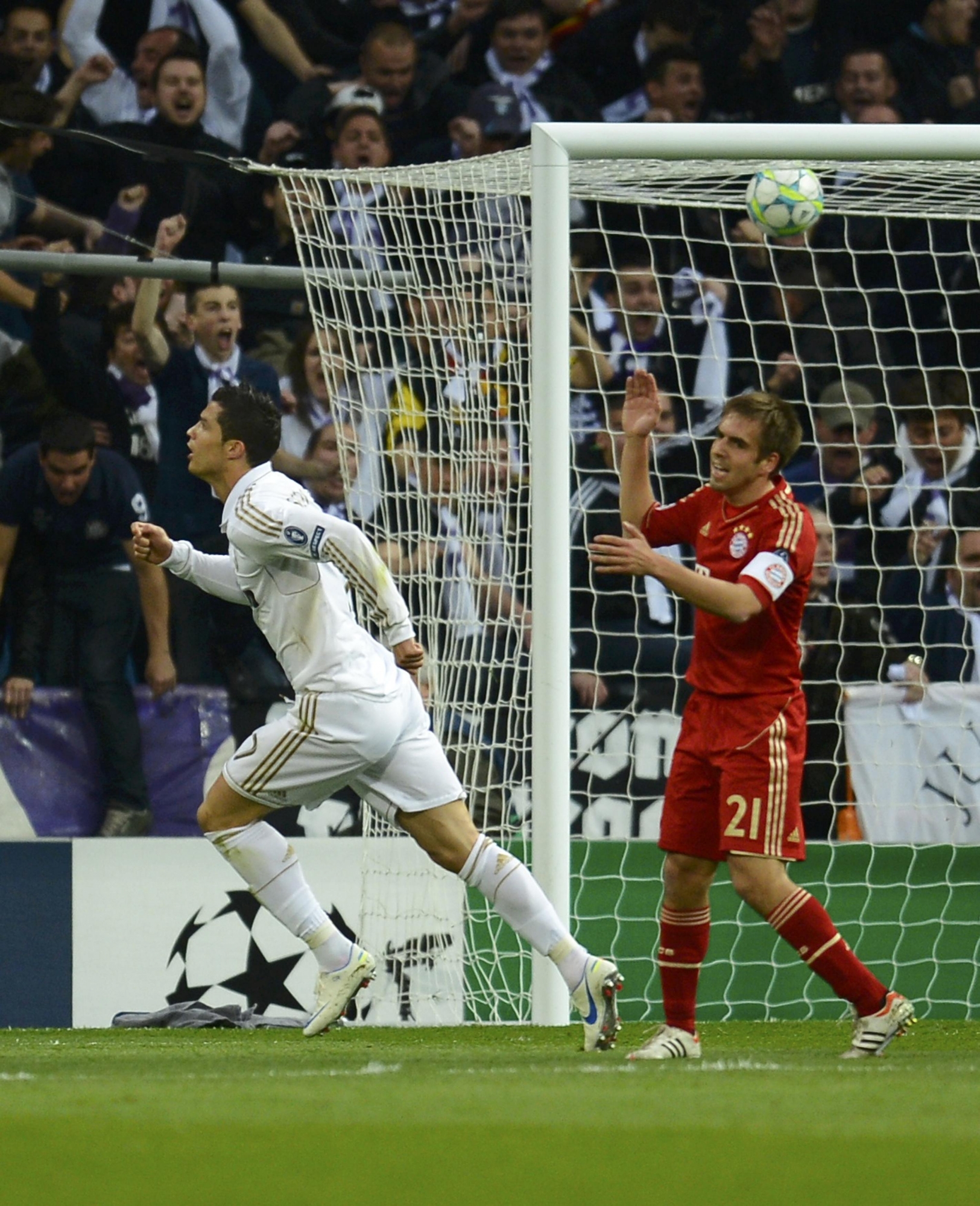 Real vs bayern. Реал Бавария 2014 Роналду. Реал Бавария 4 2. Бавария Реал 2-2. Реал Бавария 2012.