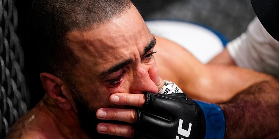 Главный бой UFC остановлен после тычка пальцем в глаз. Дэйна Уайт постит фото, а в ММА пора менять правила