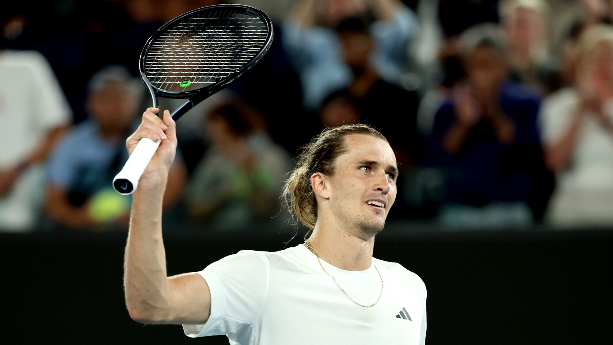 Немецкий теннисист Зверев вышел в 1/8 финала Australian Open