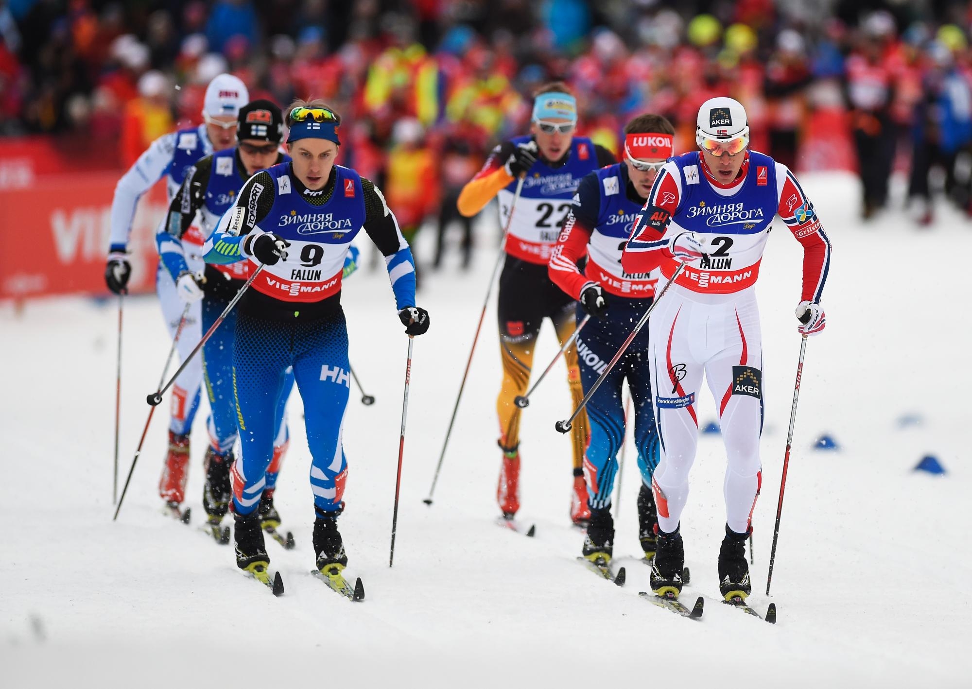 Лыжный спринт мужчины сегодня. Лыжные гонки. Лыжные гонки вид спорта.