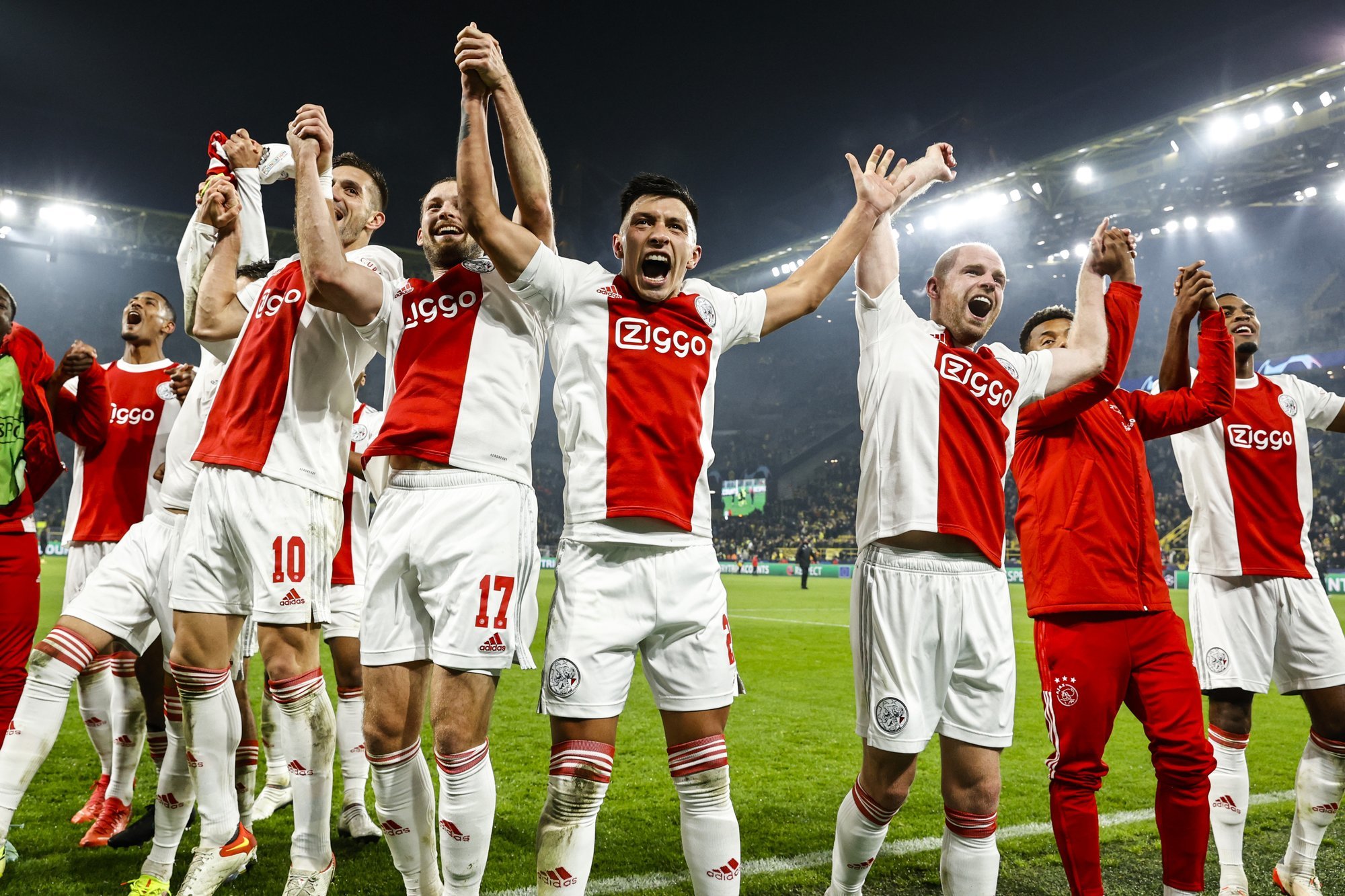 Голландские клубы выступают за приостановку чемпионата из-за отсутствия болельщиков — СМИ