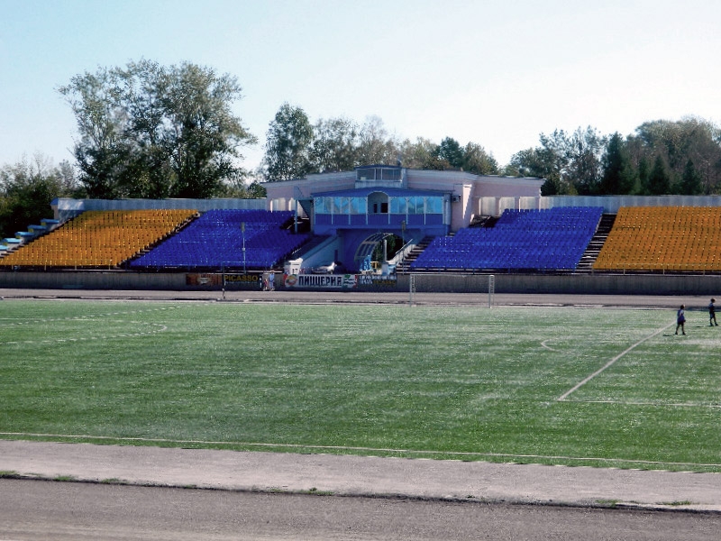 Стадион октябрьский