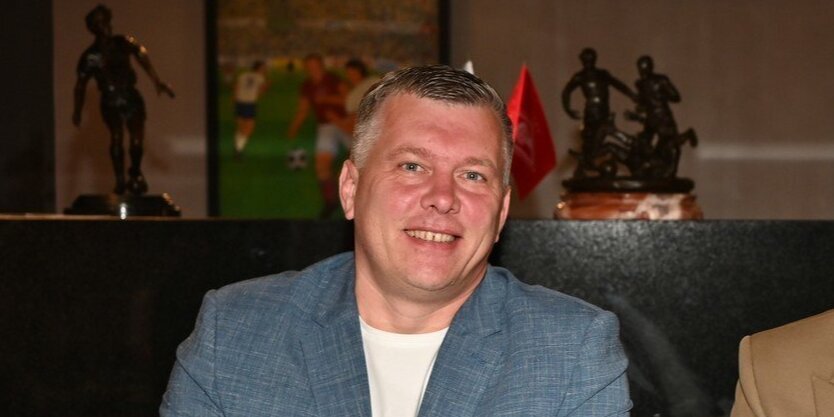 Мележиков с улыбкой отреагировал на новость о своем уходе из «Спартака» Мележиков с улыбкой отреагировал на новость о своем уходе из «Спартака»