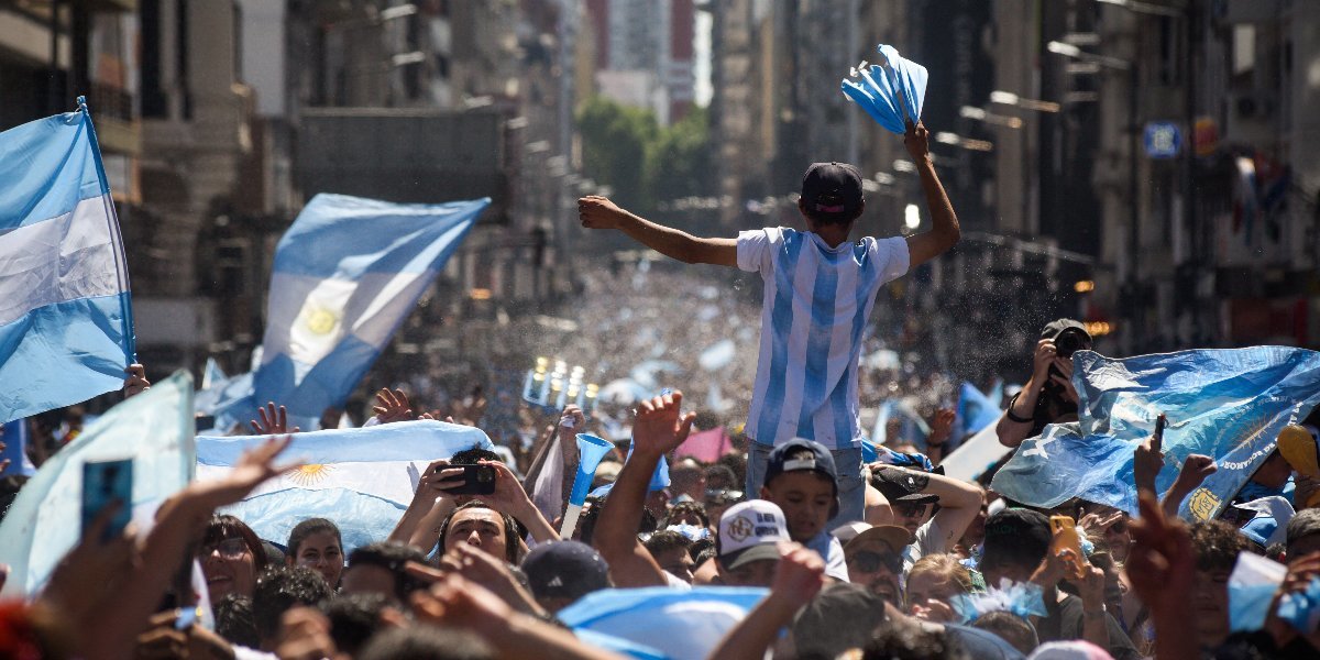 Безумие в Аргентине после победы на ЧМ-2022. Сегодня Буэнос-Айрес точно не заснёт!