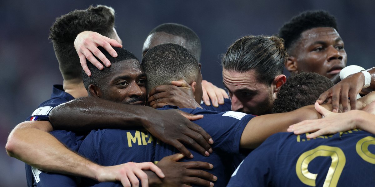 Сборная Франции обыграла команду Дании благодаря дублю Мбаппе и первой вышла в плей-офф ЧМ-2022