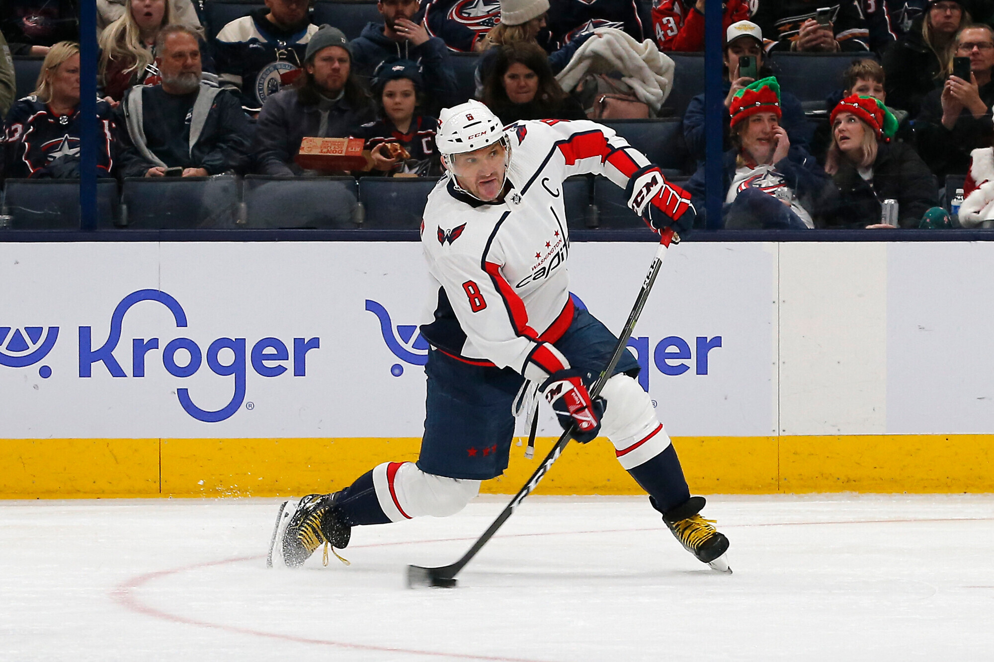 Сколько осталось шайб овечкина. Овечкин статистика за карьеру. Рекорд шайб в нхл за всю историю. 500 шайб в нхл. Овечкин таблица рекордов нхл.