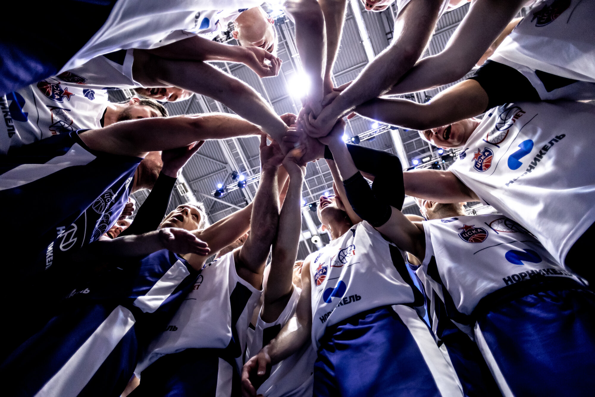 Игроки баскетбольного ЦСКА приняли участие в мастер-классе в Норильске
