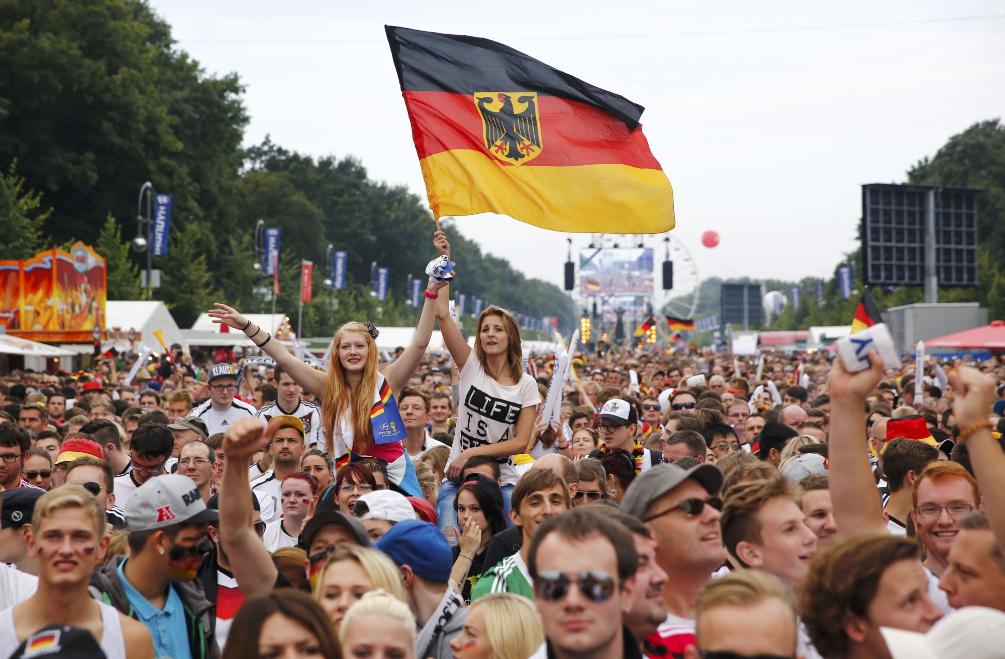 Какой народ в германии. Население Германии на 2022. Жители Германии. Немецкая молодежь. Молодежь Германии.