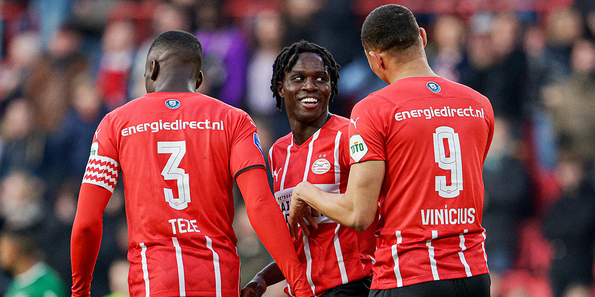 ПСВ потроллил «Аякс», поздравив и VAR с чемпионством амстердамцев