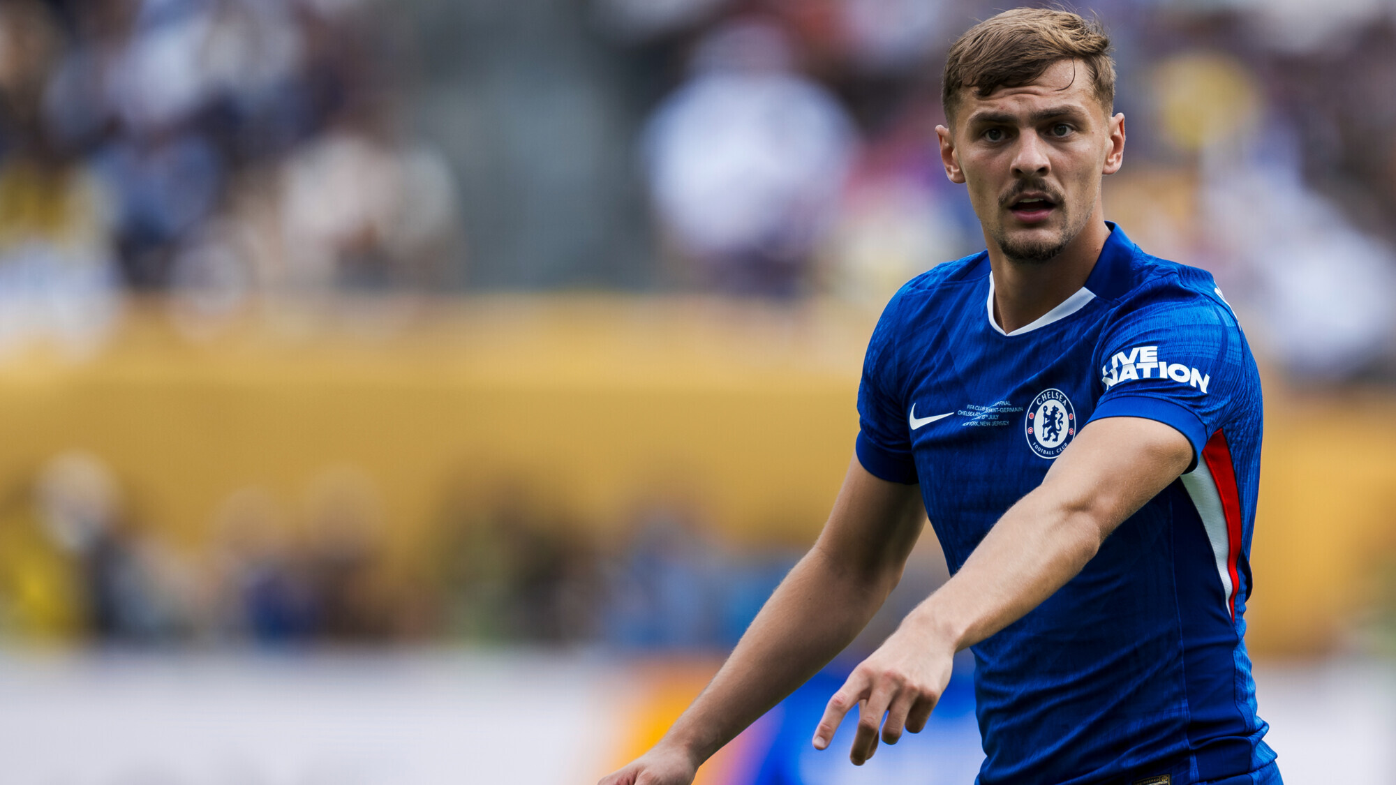 Футболист Дьюсбери‑Холл перешел из «Челси» в «Эвертон» за £25M