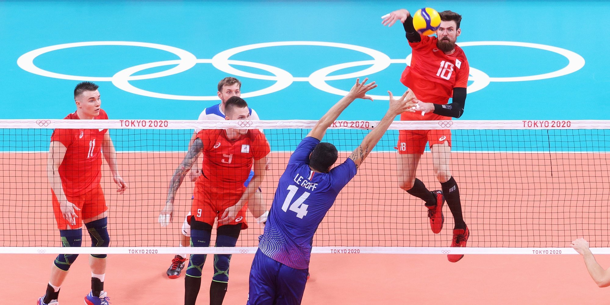 Сборная России по волейболу уступила Франции и завоевала серебряные медали Олимпийских игр