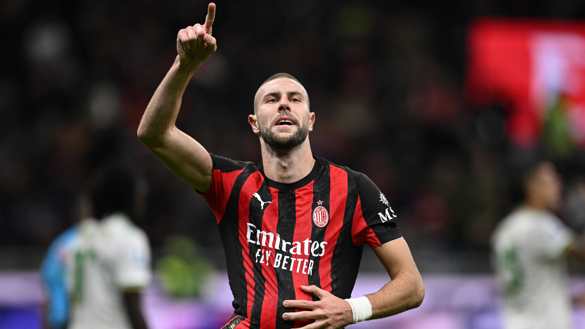 «Милан» победил «Рому» в матче Серии А, Дибала не забил пенальти «Милан» победил «Рому» в матче Серии А, Дибала не забил пенальти