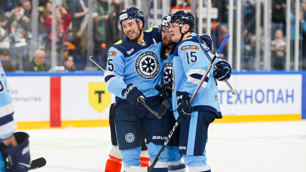 «Сибирь» переиграла «Амур» в домашнем матче КХЛ, Косолапов оформил дубль