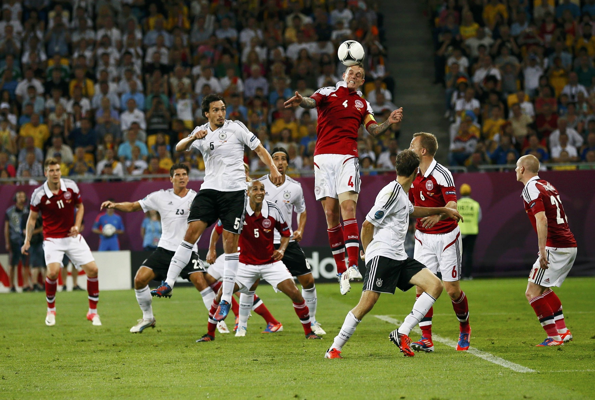 Германия первая игра. ФРГ на евро 2012. Германия против Дании и Нидерландов.