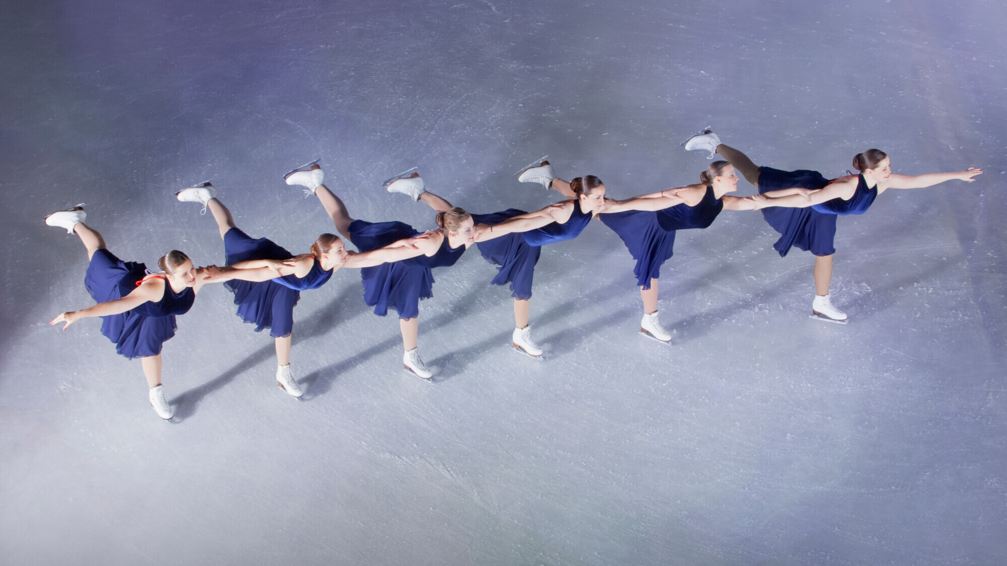 Синхронное катание вместо парного катания включено в программу юношеских ОИ‑2028 Синхронное катание вместо парного катания включено в программу юношеских ОИ‑2028