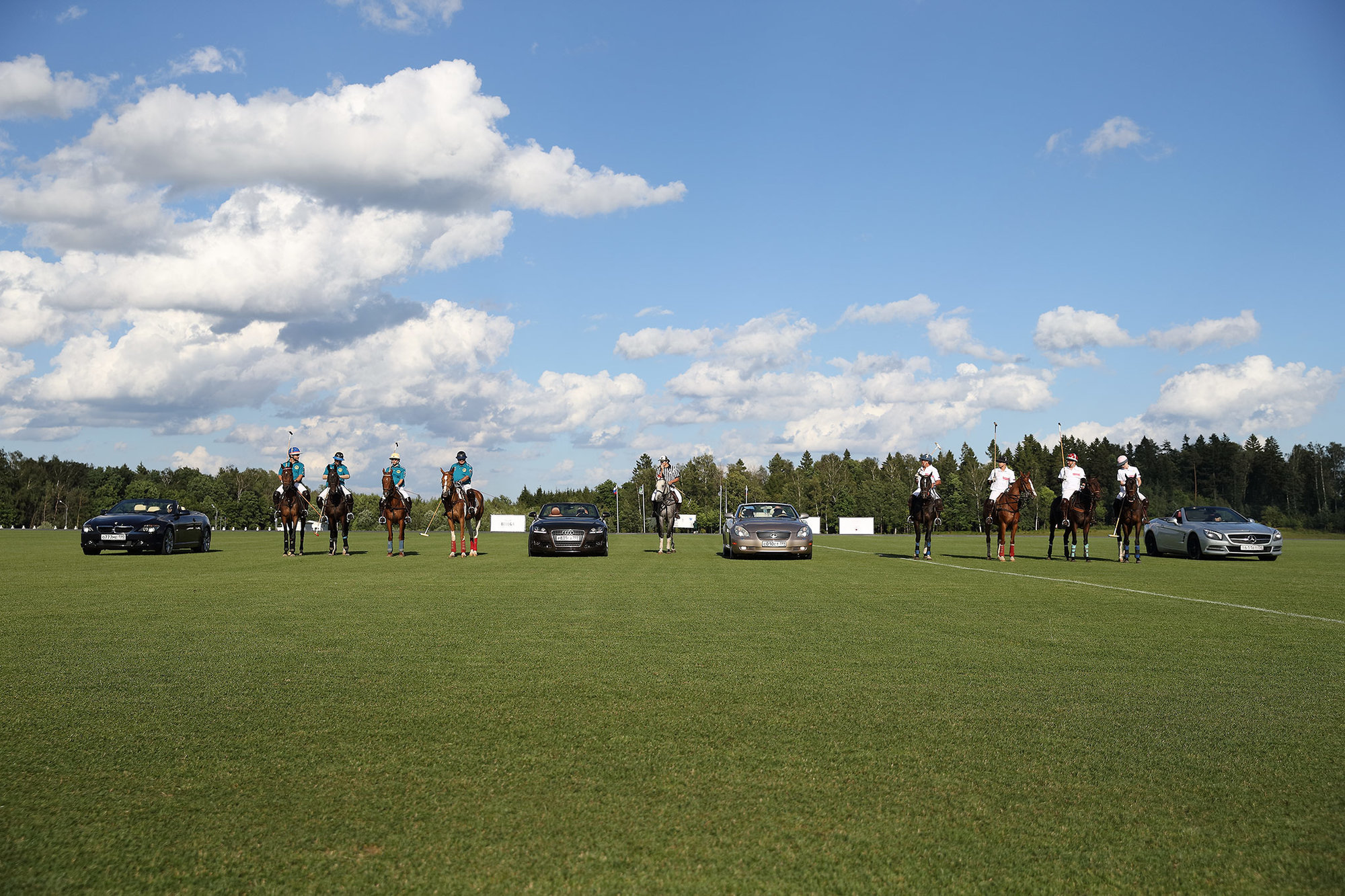 Polo club titan. Московский поло клуб. Президентский поло клуб Матвейково. Поло клуб Титан. Polo Club Royal Berkshire футболка.