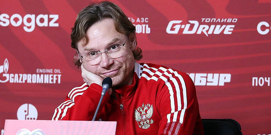 РФС продлил контракт с главным тренером сборной России Карпиным до конца 2022 года