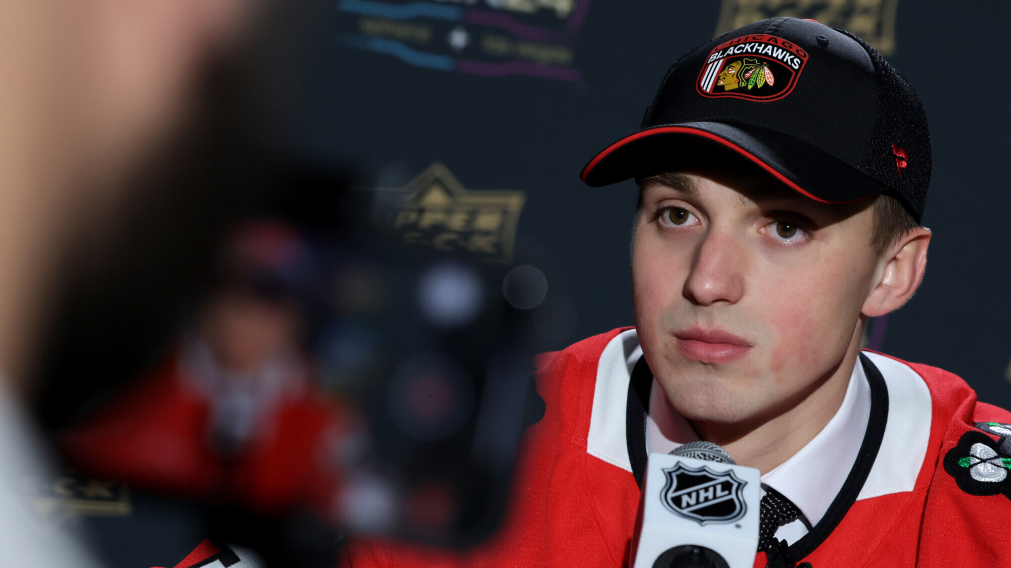 Хоккеист Левшунов: «Я пока недостоин «Роллс‑Ройса», везде катаюсь на велосипеде»