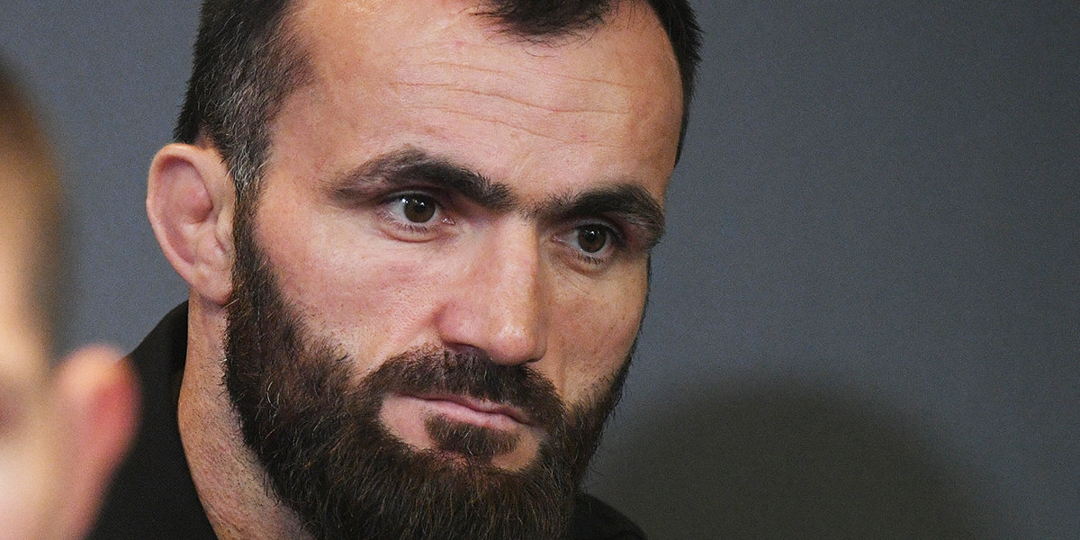 Российский боец Хасбулаев рассказал, сколько месяцев пропустит из-за операции и восстановления0