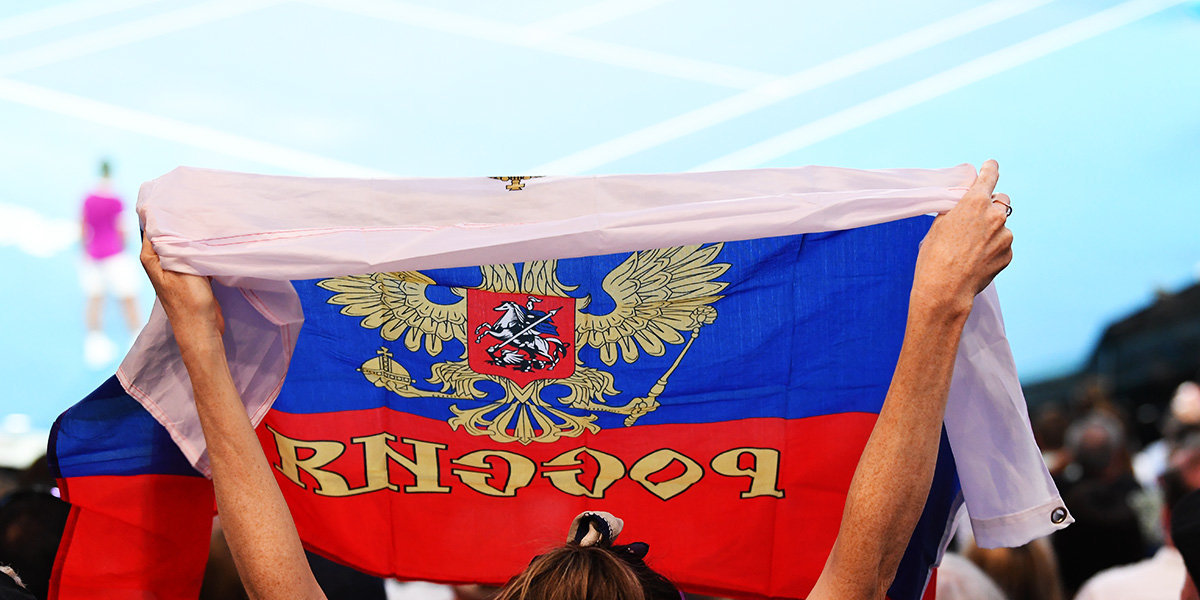 В Госдуме не исключили, что запрет российских флагов на трибунах AO может быть незаконным0