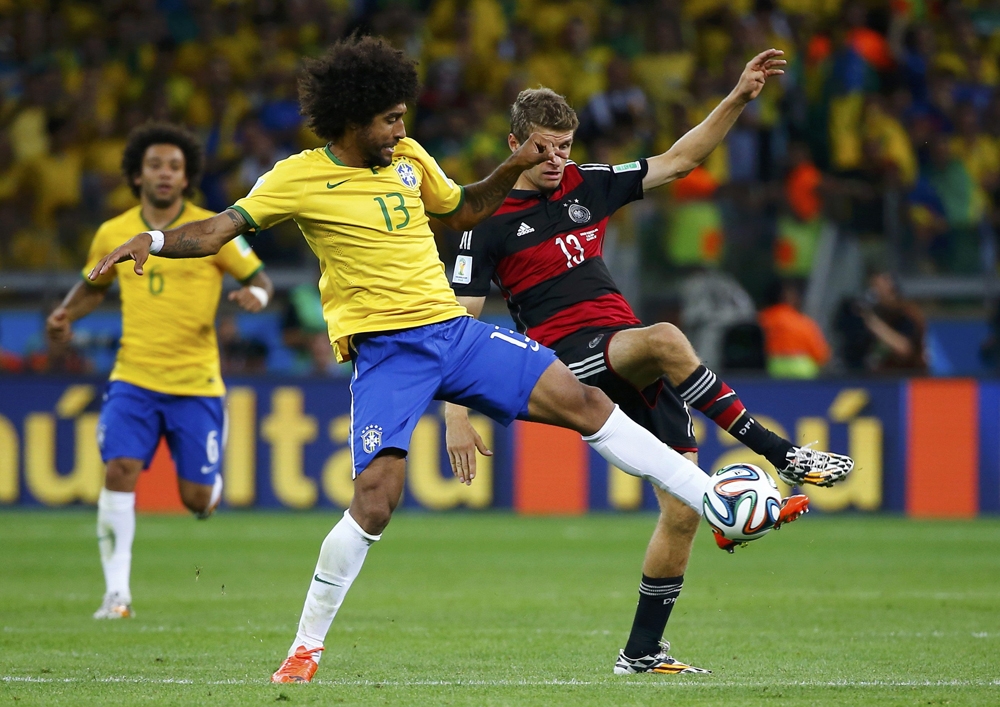 Футбол какой город. Бразильский футбол. Бразилия Родина футбола. Национальный вид спорта в Бразилии. Футбол в Бразилии фото.
