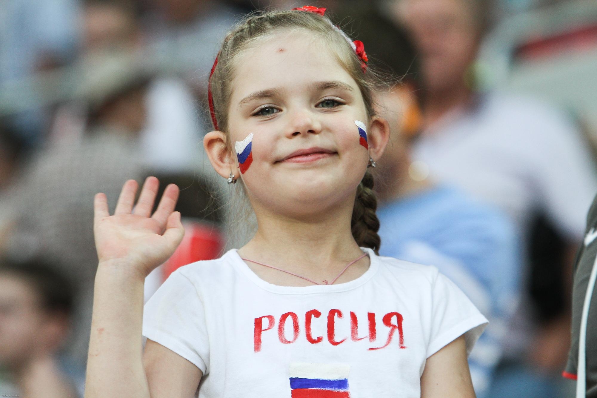 12 июня дети. Россия для детей. Флаг России для детей. Российские дети. Дети с российским флагом.