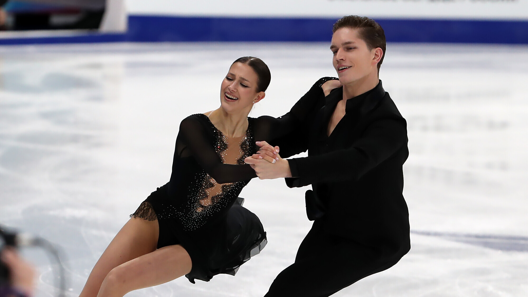 Фигуристку Григорьеву выписали из больницы после операции